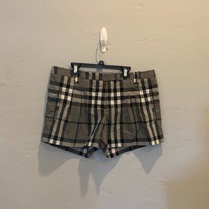 Classic Burberry Shorts Size 10